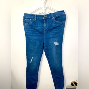 Blue distressed skinny jeans BNWT